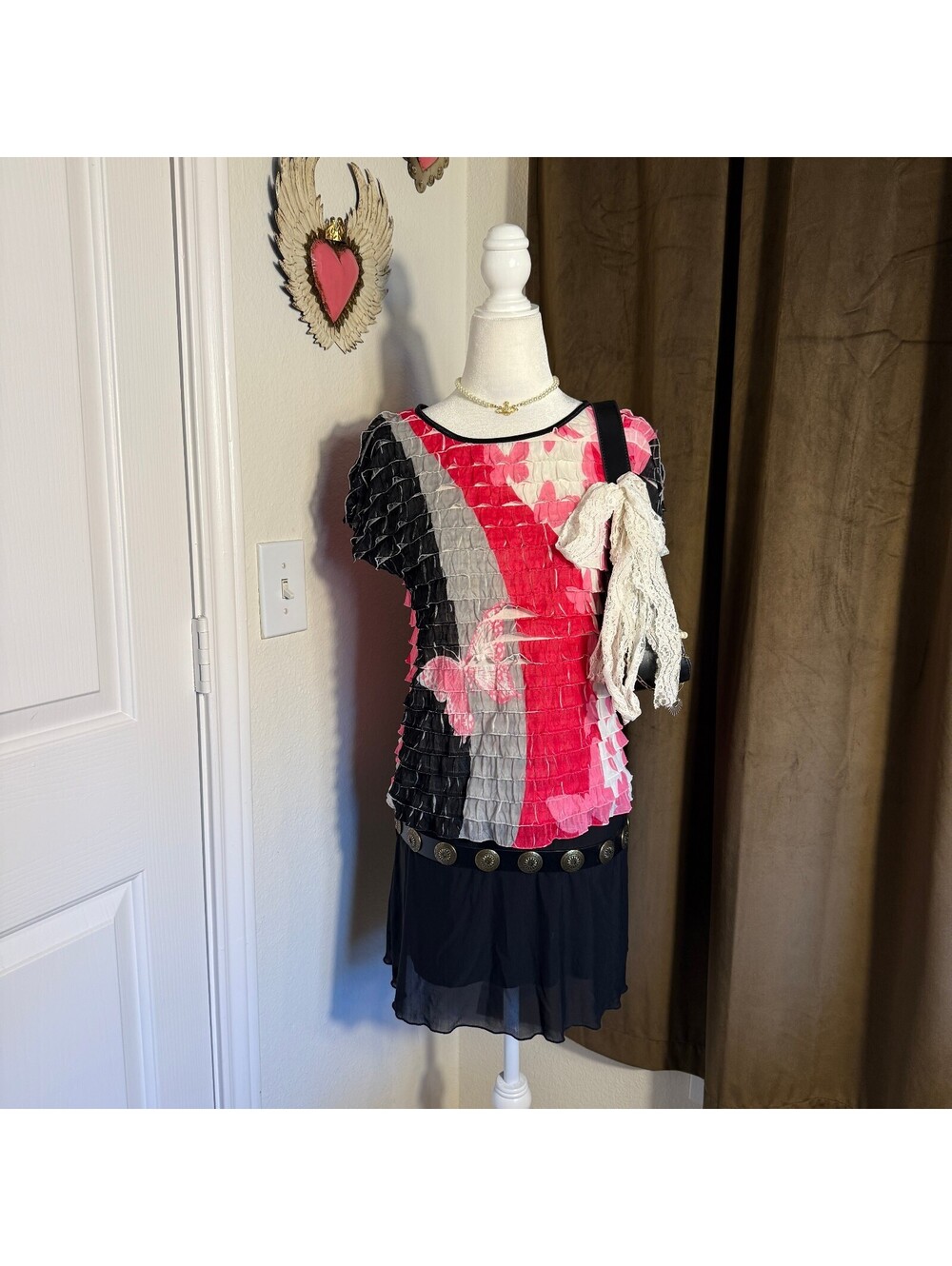 Elementz Y2K Eyelash Ruffle Butterfly Detail Short Sleeve Top Petite Small Pink